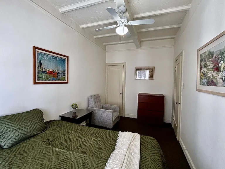 Canterbury Court Apartments — Photo 80