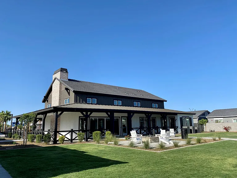 The Farmhouse on Estrella — Photo 2
