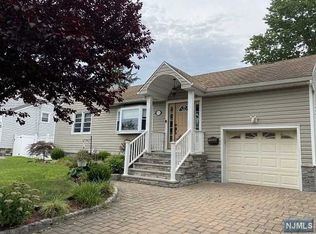 135 Yerger Rd, Fair Lawn, NJ 07410