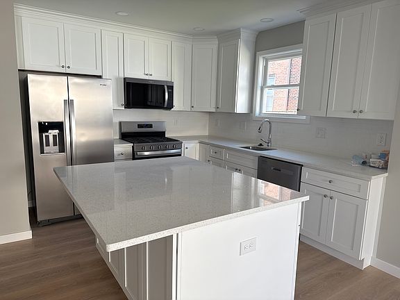 3rd image of 204 S King St