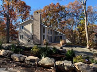 100 Gold Rush Dr, Hawley, PA 18428