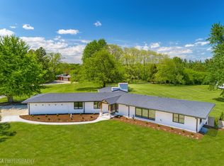 23489 N Old Barrington Rd, Barrington, IL 60010