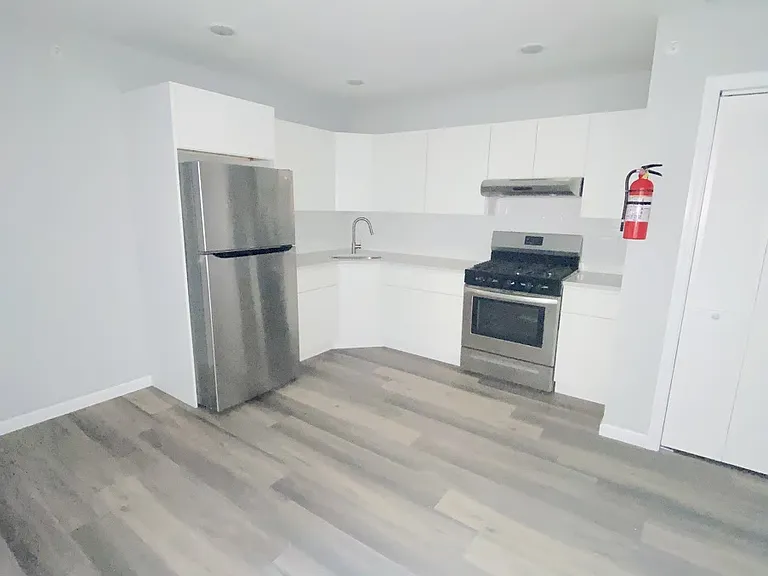 78-80 12th Ave — Photo 2
