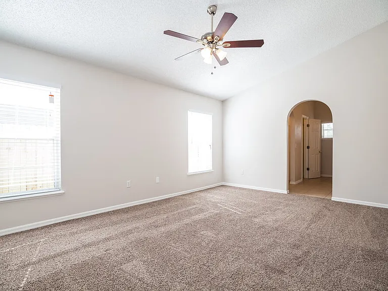 3833 Stonefield Dr — Photo 11