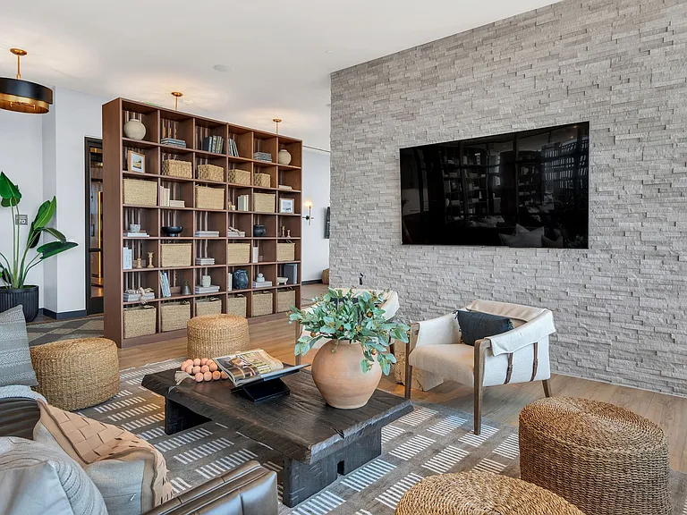 1212 Demonbreun St #810 — Photo 40