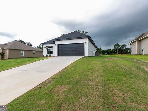 3rd image of 67 Cole Dr