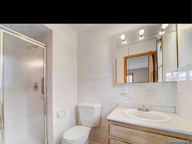 27 Arlington Blvd #2 — Photo 7