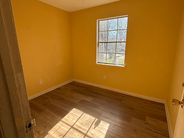 2411 Mount Vernon Rd NW — Photo 6
