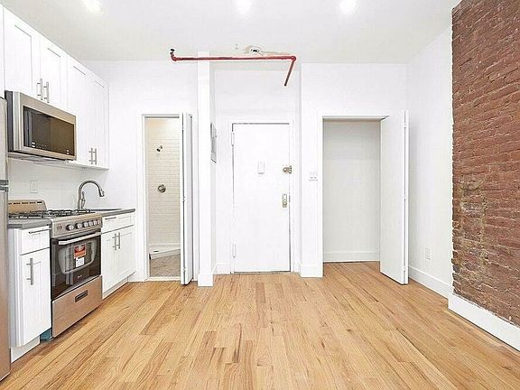 5th image of 385 Convent Ave APT 3B