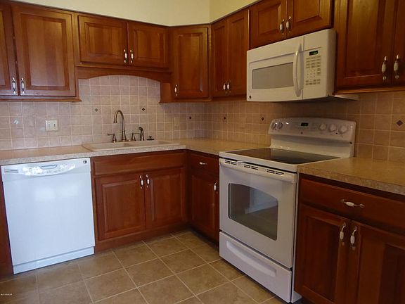 2nd image of 408 Wyndham Ct