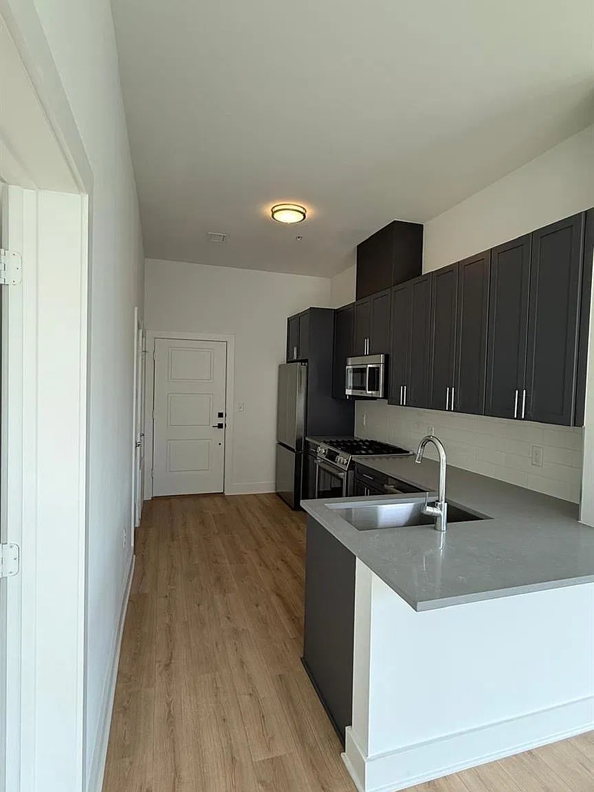 2 bed, 2.0 bath, 925 sqft, $3,195 — Photo 4