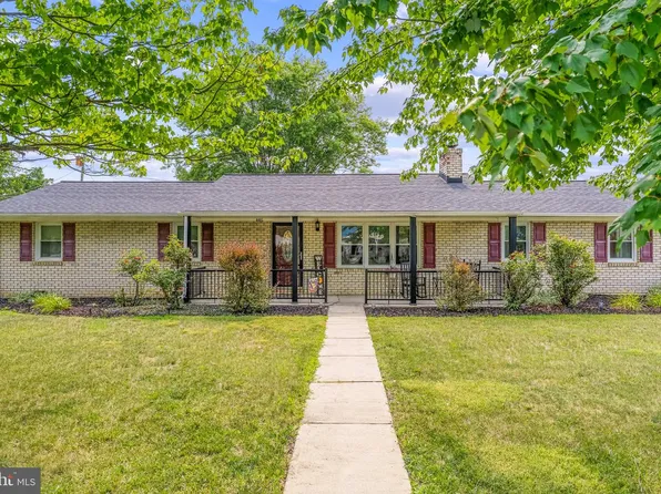 446 Richard St, Martinsburg, WV 25404