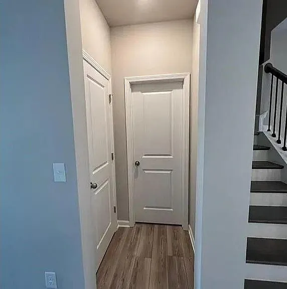 735 Brecklin Ln — Photo 25