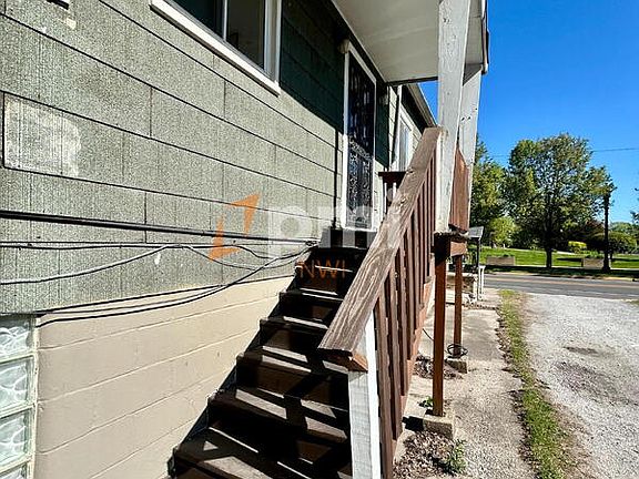 4th image of 240 Douglas St APT 1