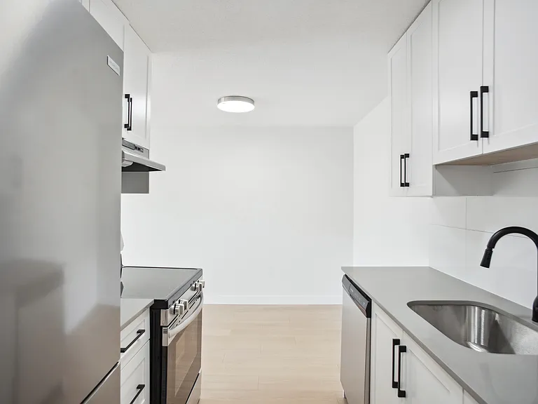 549 Dansey Ave #121 — Photo 4