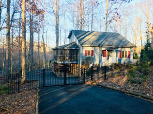 1121 Fairview Dr, Bedford, VA 24523
