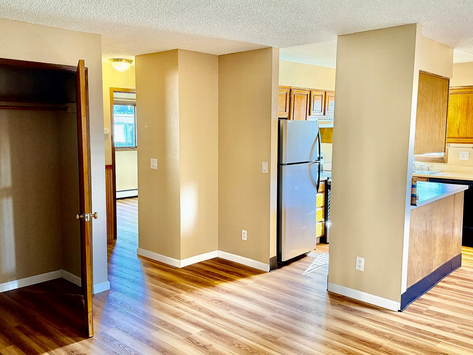 2 bed, 895 sqft, $1,700 — Photo 4