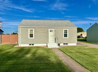 712 Cornell Ave, Oakley, KS 67748