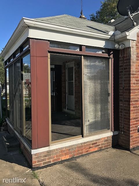 rear sun porch