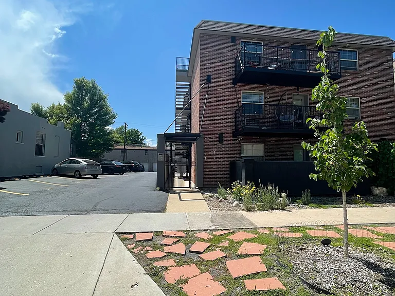 529 N Washington St #205 — Photo 8