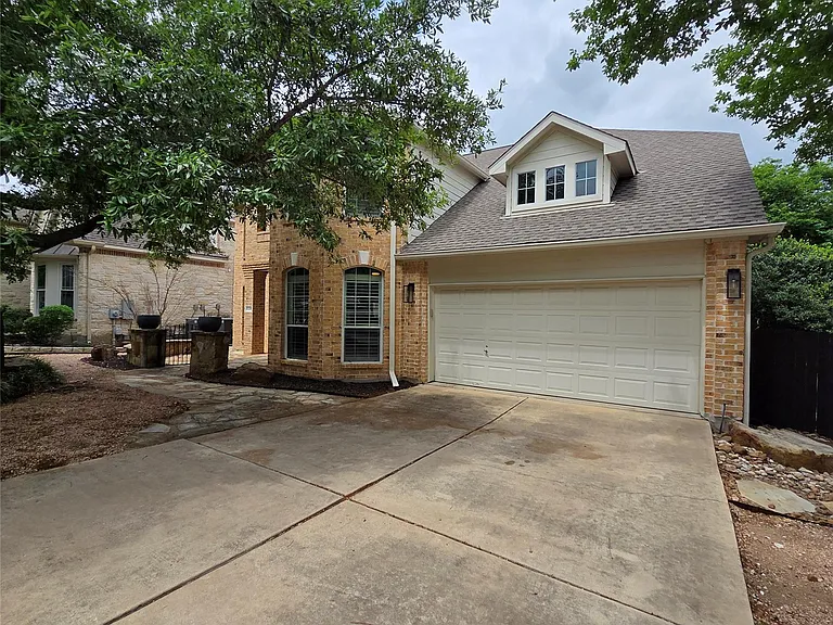 8208 Endeavor Cir — Photo 2