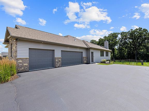 4th image of 7845 Glenwood Dr