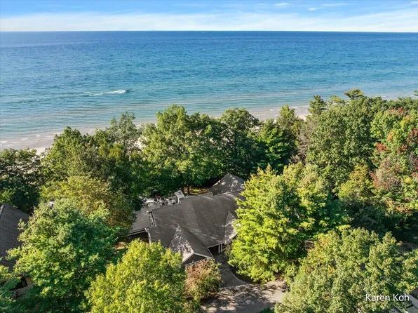 4779 N Lakeshore Rd, Mears, MI 49436