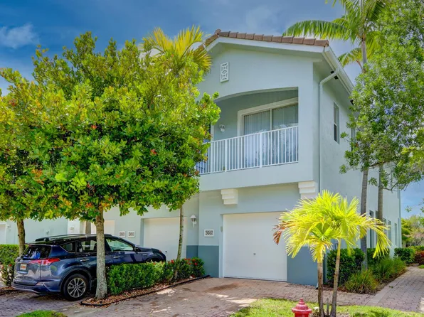 3061 Laurel Ridge Cir, Riviera Beach, FL 33404
