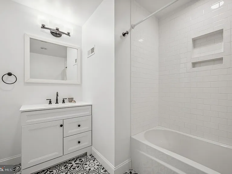 1802 Christian St — Photo 17