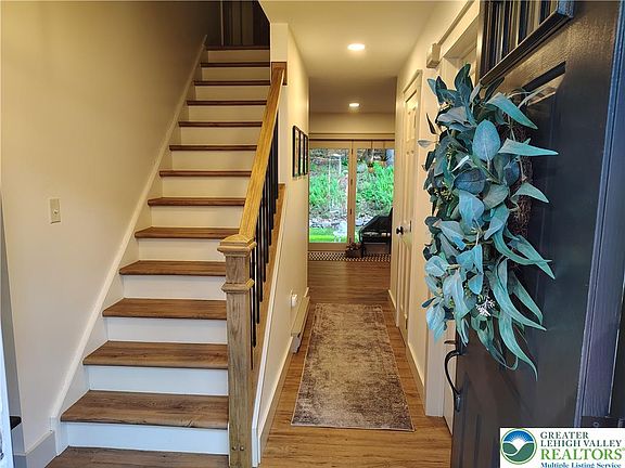 5th image of 2308 Meadowlake Rd