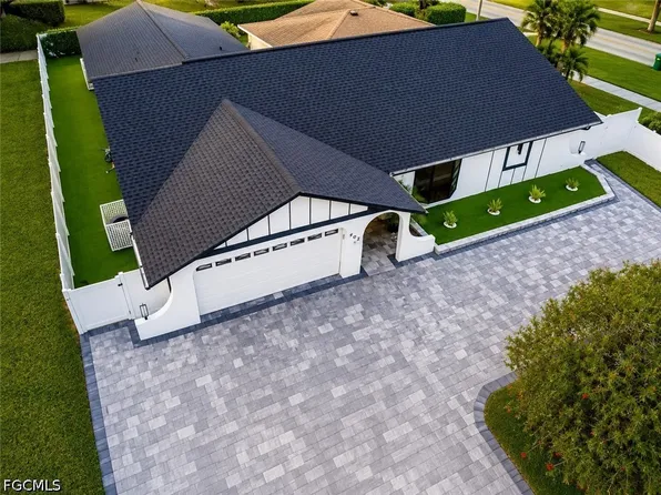 902 SE 21st St, Cape Coral, FL 33990