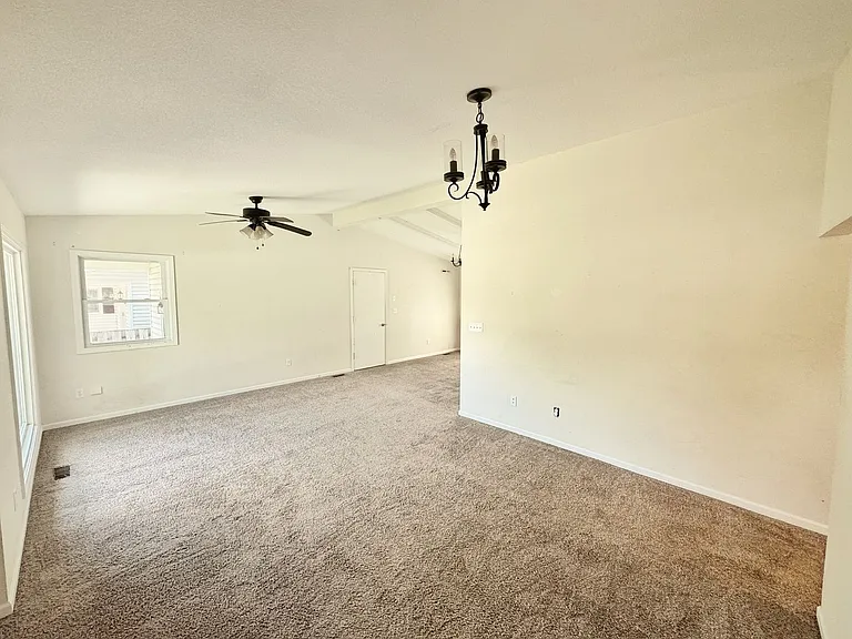 804 E Clark St — Photo 2