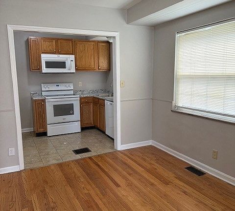 3rd image of 7848 Bankwood Ln