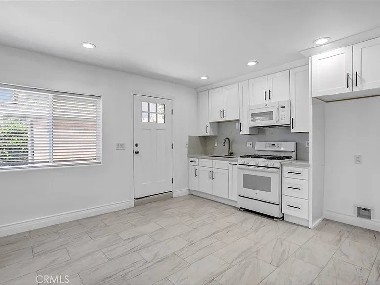 857 S Idyllwild Ave #2 — Photo 4