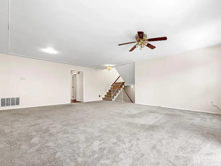Living Room/Dining