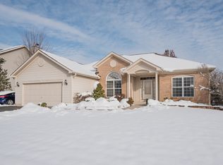1261 Sandalwood Ln, Crystal Lake, IL 60014