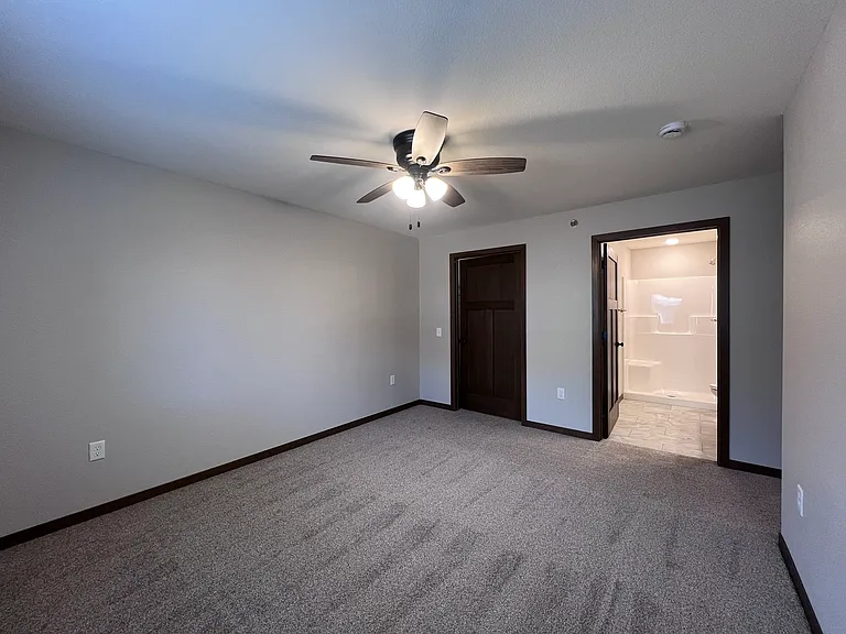 4847 Woodland Park Dr — Photo 9