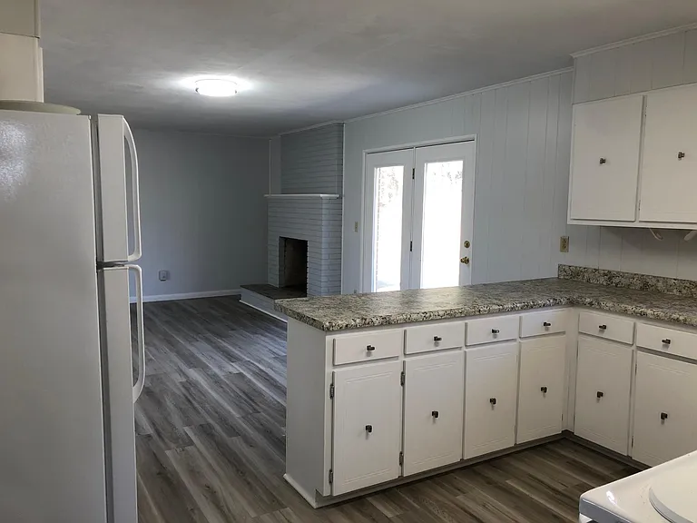 909 Martingale Dr — Photo 10