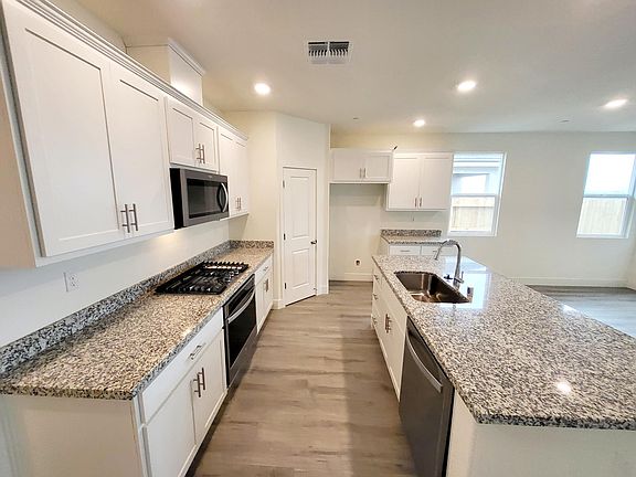 2nd image of 941 Osprey Dr