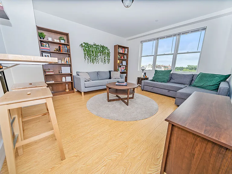 833 Monroe St #6I — Photo 1