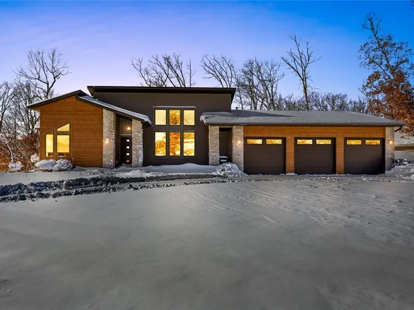 4807 Keystone Rdg SE, Cedar Rapids, IA 52403