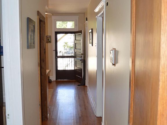 4th image of 4938 N Hoyne Ave #1