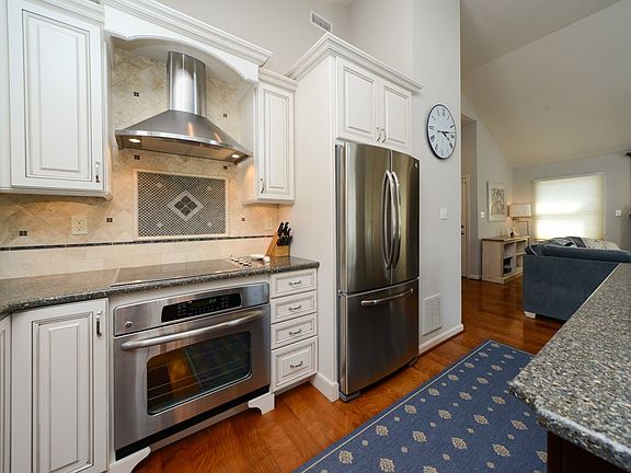 5th image of 4519 Asbury Ave