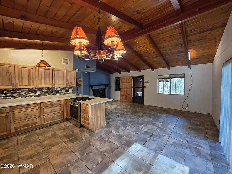 2361 W Stratton — Photo 10