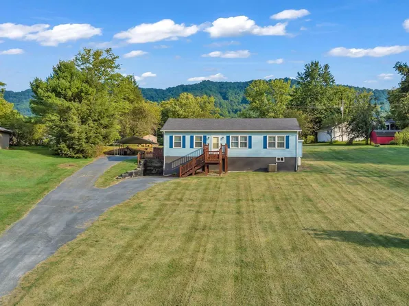 131 Warren Dr, Big Stone Gap, VA 24219