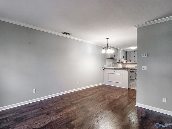 5th image of 2020 Woodlawn Dr SW #0