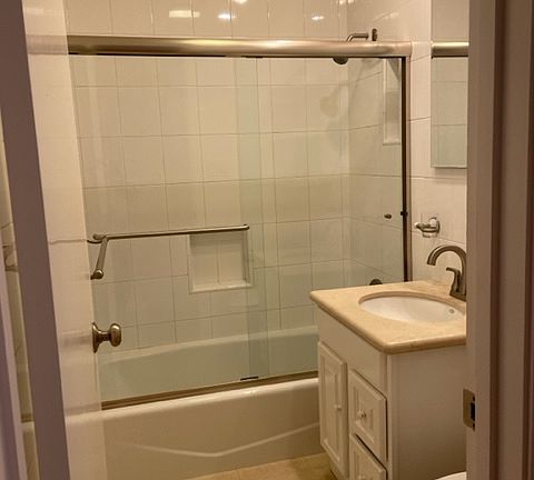 5th image of 268 12th Ave APT 1