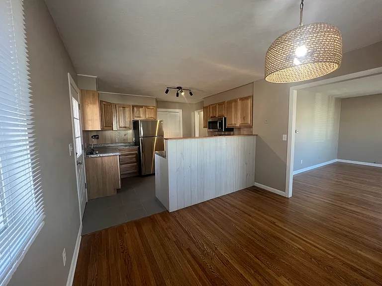 2214 Florence St — Photo 6