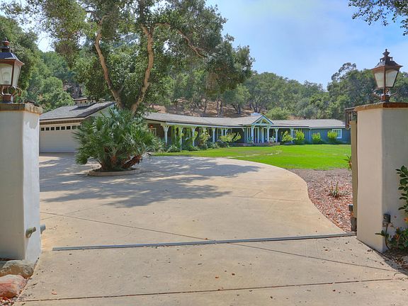 4th image of 1125 Estrella Dr