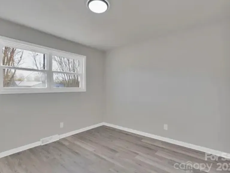 2545 Abelwood Rd — Photo 9